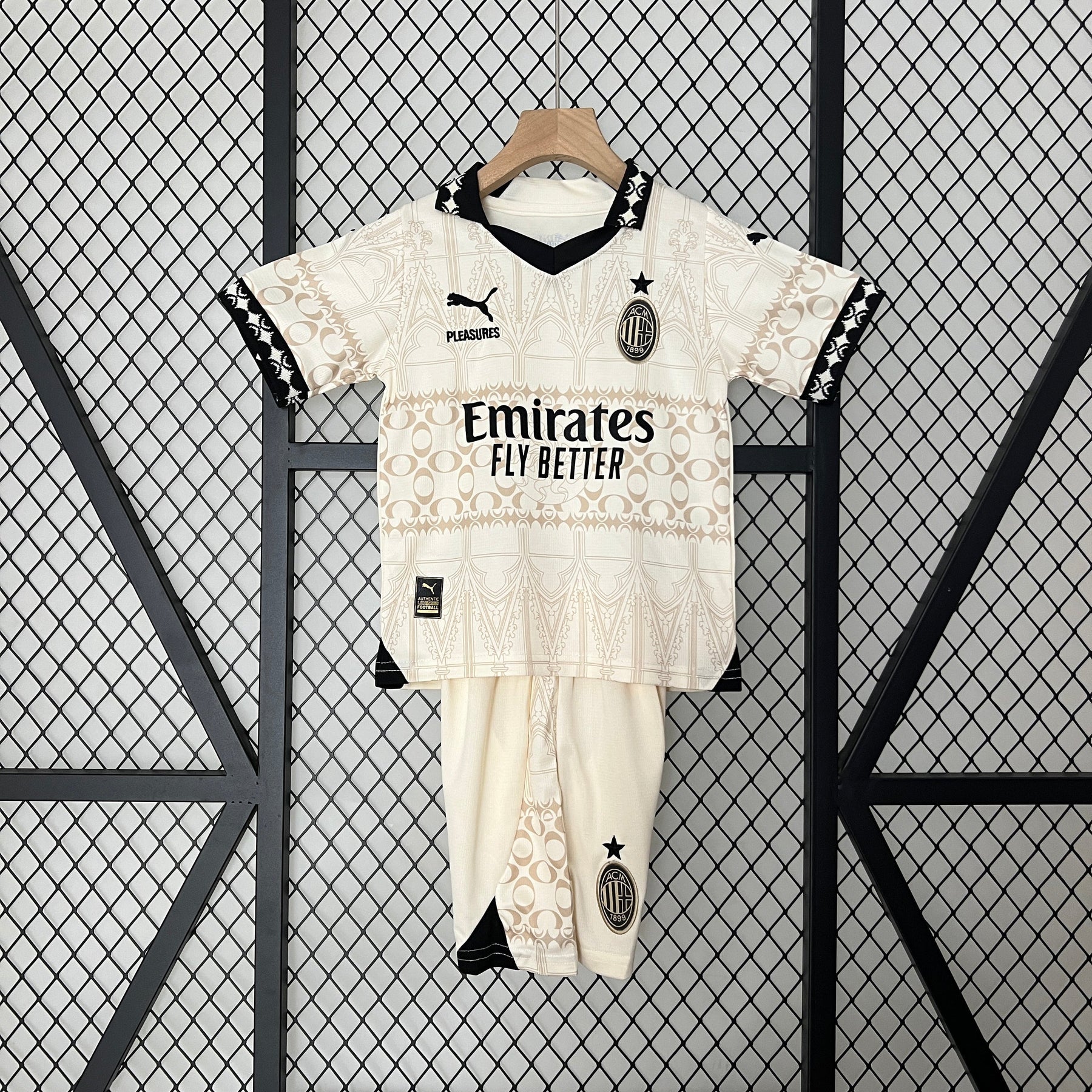 Kit infantil AC Milan Placeres 24/25 