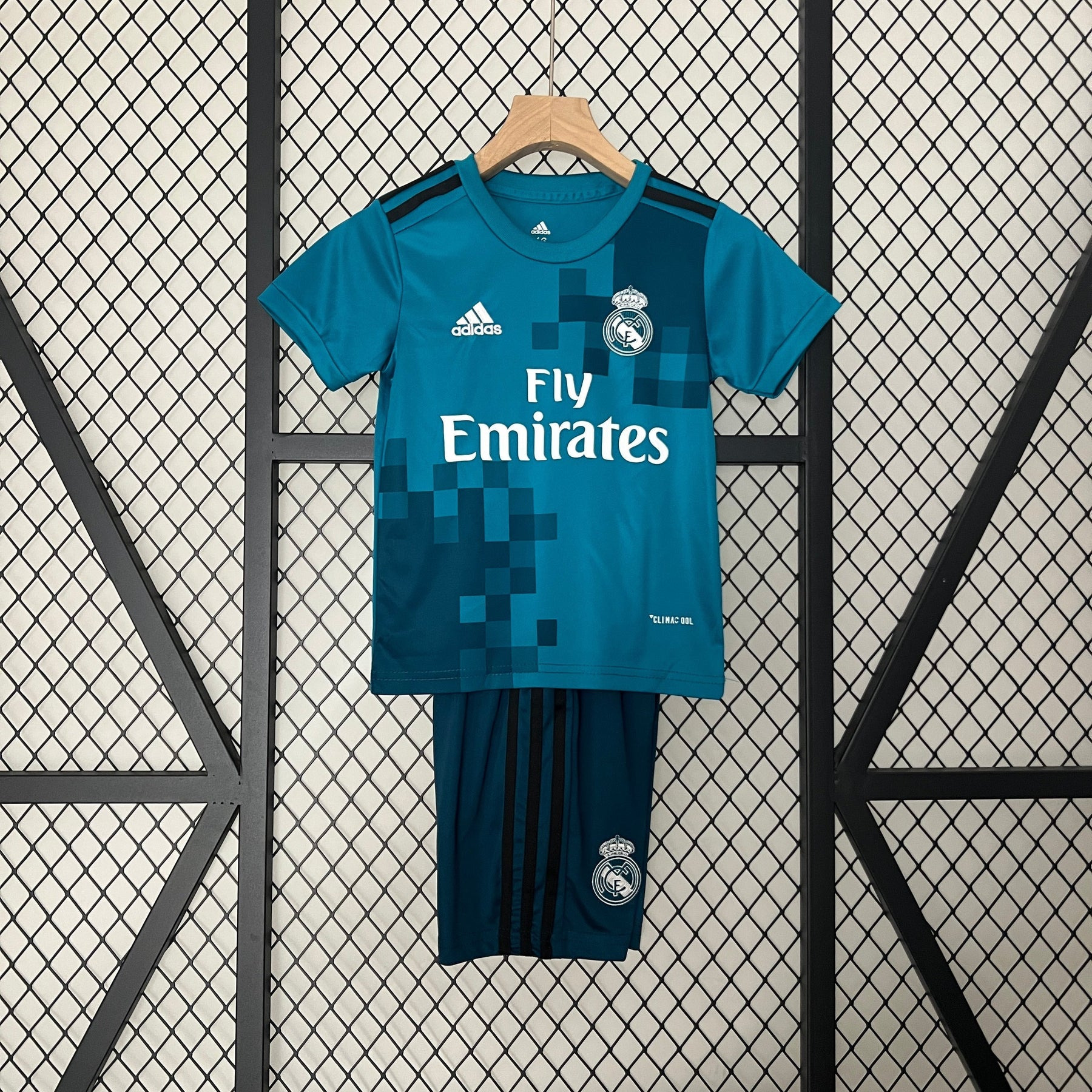 Kids Kit Real Madrid third 17/18 retro