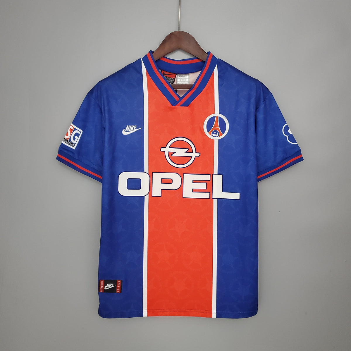 Retro de local del PSG 95/96 