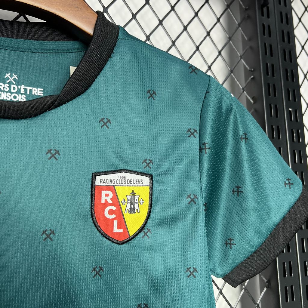 Kids Kit Lens away 24/25