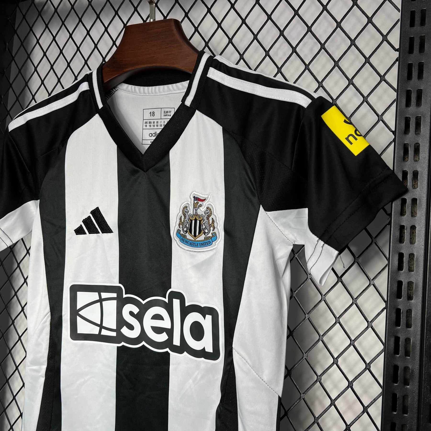 Kit infantil Newcastle local 24/25 